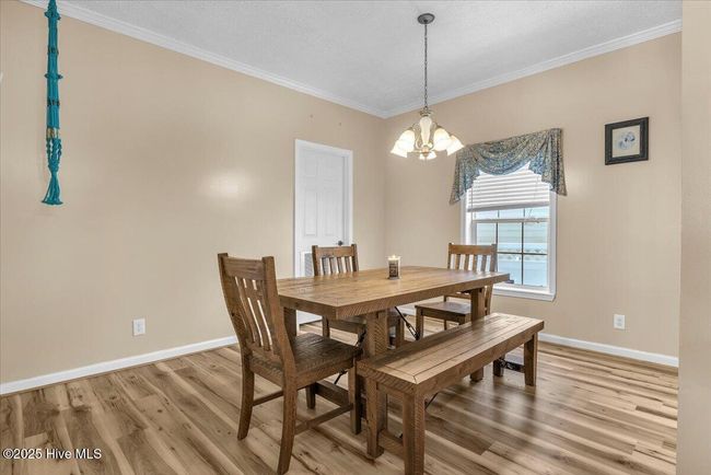 DINING ROOM | Image 8