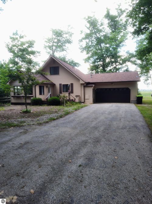 541 Rainbow Dr, East Tawas, MI, 48730-9750 | Card Image