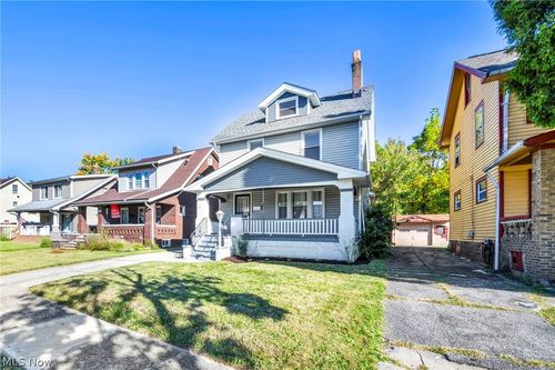 13315 Thornhurst Ave, Garfield Heights, OH, 44105-6846 | Card Image