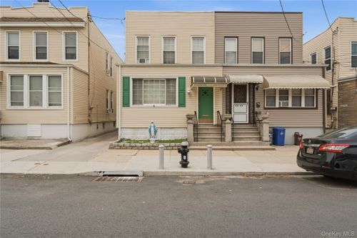 66-28 75th St, Middle Village, NY, 11379-2218 | Card Image