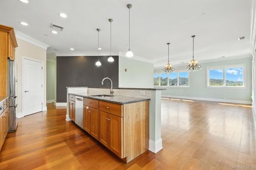 unit-200-127 W Main St, Tarrytown, NY, 10591-7502 | Card Image