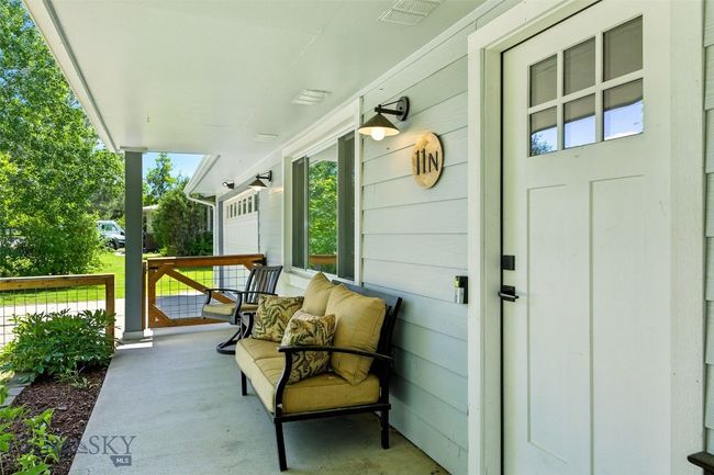 11 N Yellowstone Ave, House other with 3 bedrooms, 2 bathrooms and null parking in Bozeman MT | Image 4