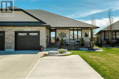 529 Molinari St, Sarnia, ON, N7W0B3 | Card Image