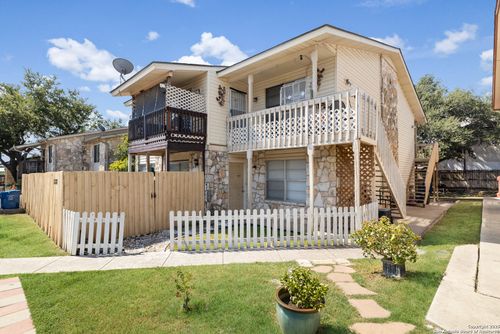 5818 Shadow Gln, San Antonio, TX, 78240-6105 | Card Image