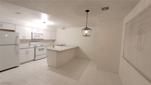 unit-2-833 Hedge Way, Las Vegas, NV, 89110-2142 | Card Image