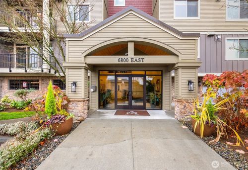 unit-e203-6800 132nd Pl Se, Newcastle, WA, 98059-9115 | Card Image