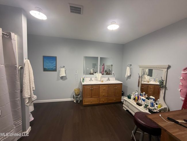master bathroom | Image 11