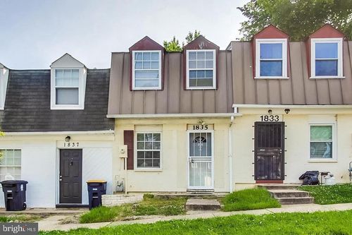 1835 Village Green Dr, HYATTSVILLE, MD, 20785-4120 | Card Image