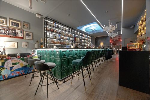 4304 34th Ave, Long Island City, NY, 11101-1178 | Card Image