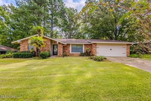 210 Swan Lake, Jackson, MS, 39212 | Card Image