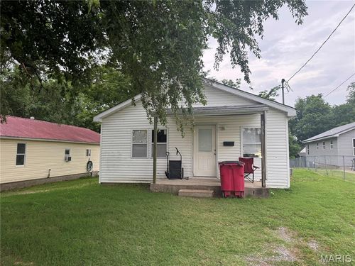 136 N 6th St, Sikeston, MO, 63801-5119 | Card Image