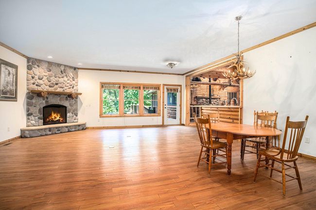 011__90a6486_336 | Image 13