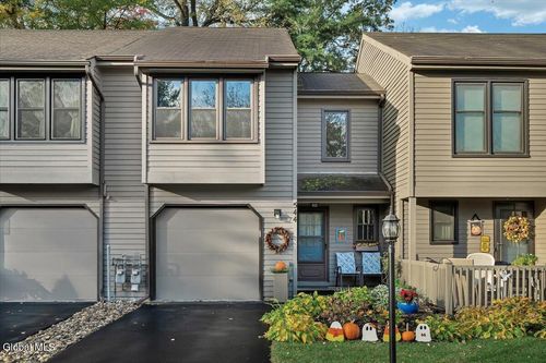 544 Townwood Dr, Albany, NY, 12203-5608 | Card Image