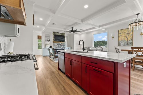 18042 Critter Cove Ln, Livingston, LA, 70754-4332 | Card Image
