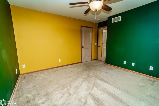 403 E Carleton St, House other with 6 bedrooms, 4 bathrooms and null parking in Toledo IA | Image 10