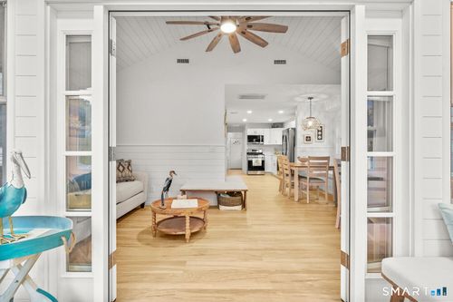 17 W Orland St, Milford, CT, 06460-7259 | Card Image