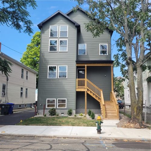 32 Pumgansett St, Providence, RI, 02908-2514 | Card Image