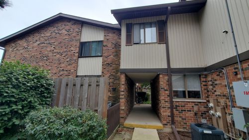 8-7342 Winthrop Way, Downers Grove, IL, 60516-4079 | Card Image