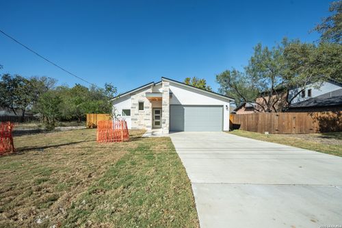 11215 Link Dr, San Antonio, TX, 78213-4910 | Card Image