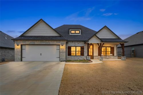 505 S Buffalo Ave, Skiatook, OK, 74070-5259 | Card Image