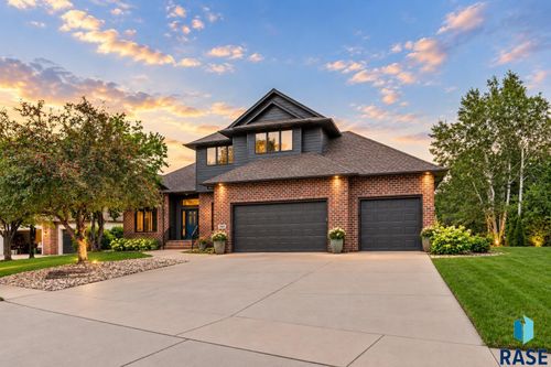 5800 S Shadow Ridge Ave, Sioux Falls, SD, 57108-2007 | Card Image