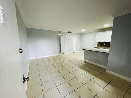 32-890 Nw 45th Avenue, Miami, FL, 33126 | Card Image