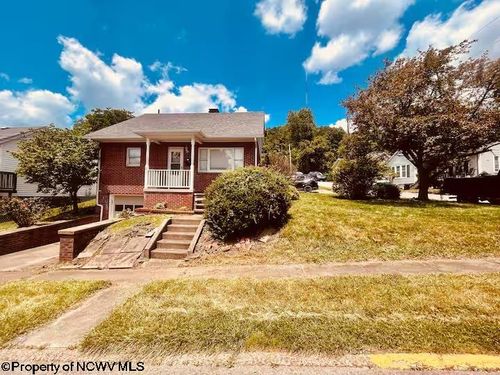 172 Grant St, Clarksburg, WV, 26301-2166 | Card Image