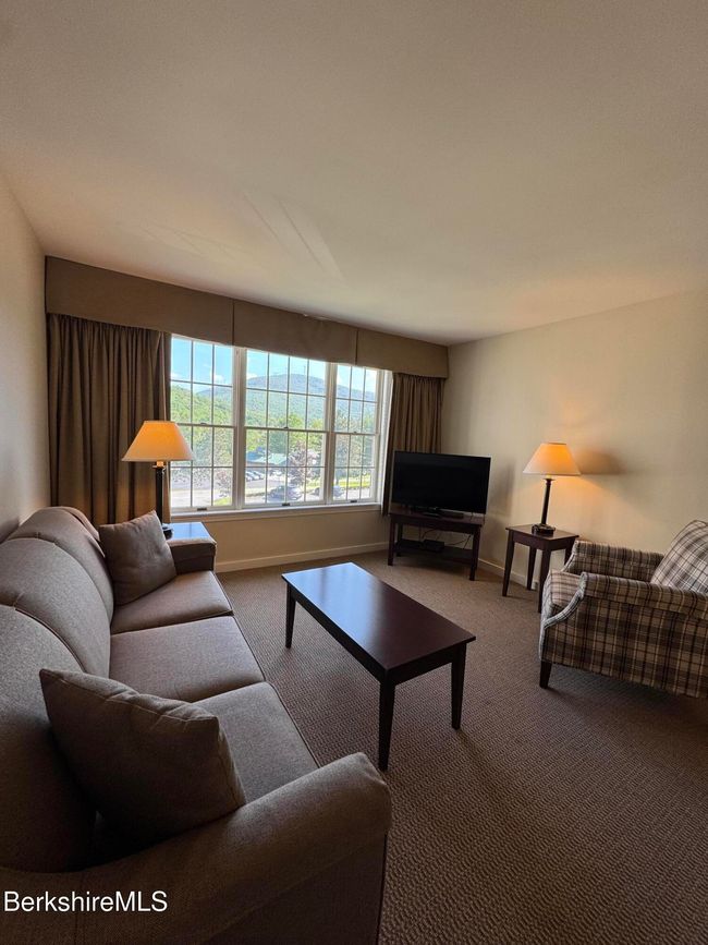 526 - 37 Corey Rd, Condo with 1 bedrooms, 1 bathrooms and null parking in Hancock MA | Image 12