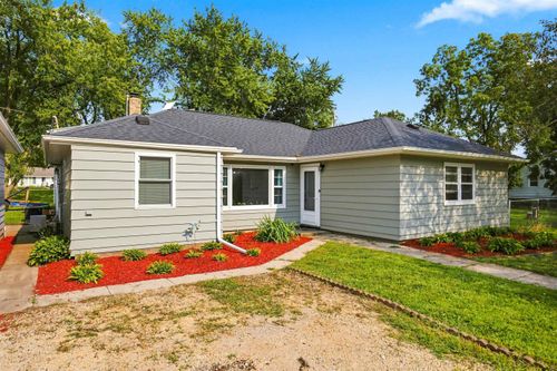415 Hopkins St, Jesup, IA, 50648-9739 | Card Image