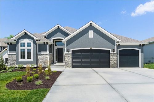 10332 N Potter Ave, Kansas City, MO, 64157-8105 | Card Image