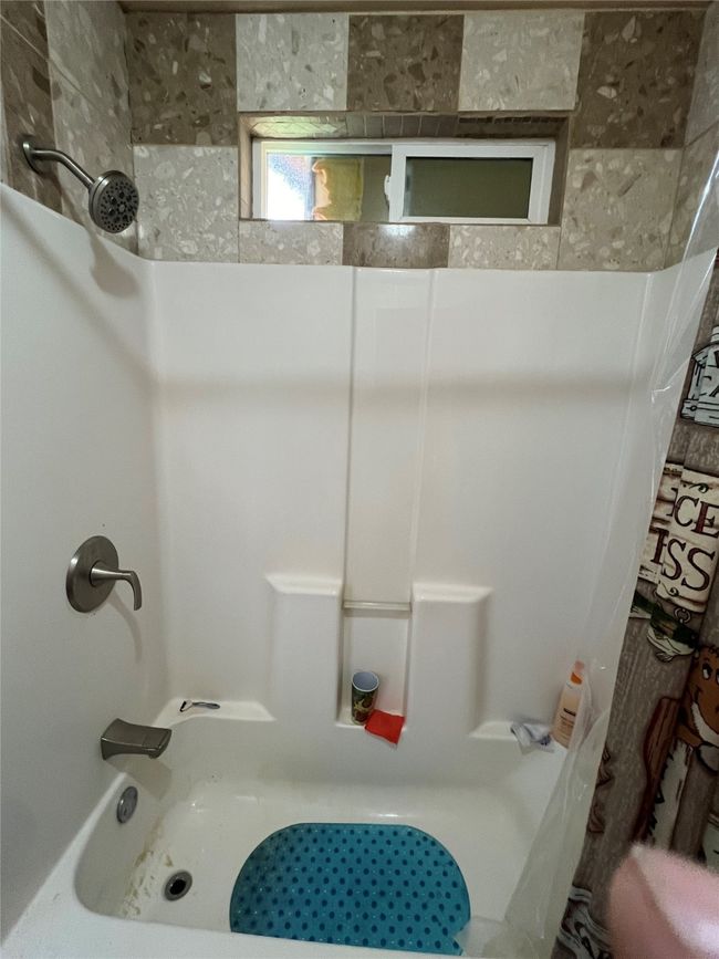 shower with tub | Image 55