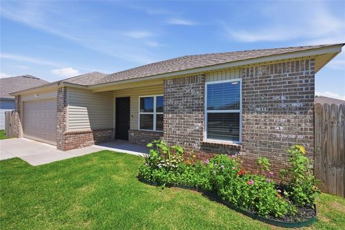 625 W Lola Dr, Mustang, OK, 73064-2661 | Card Image