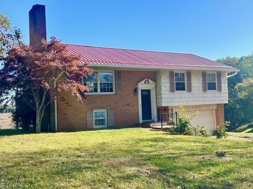 275 Meadowbrook Ln, Millers Creek, NC, 28651-8841 | Card Image