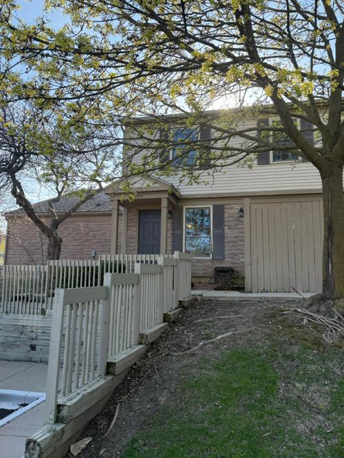 3025 Forest Creek Ct, Ann Arbor, MI, 48108-5216 | Card Image