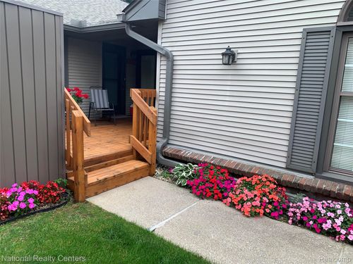 14150 Meadow Hill Ln, Plymouth, MI, 48170-3173 | Card Image