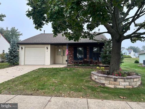 42 Horseshoe Ln N, Columbus, NJ, 08022-1056 | Card Image