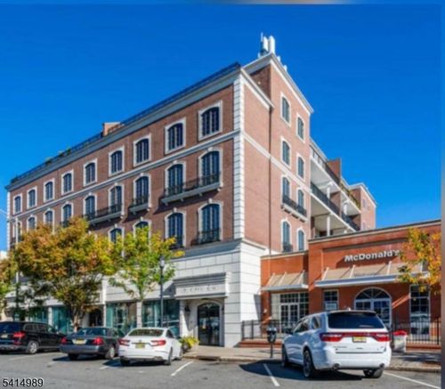 209-53 W Palisade Ave, Englewood, NJ, 07631-2706 | Card Image