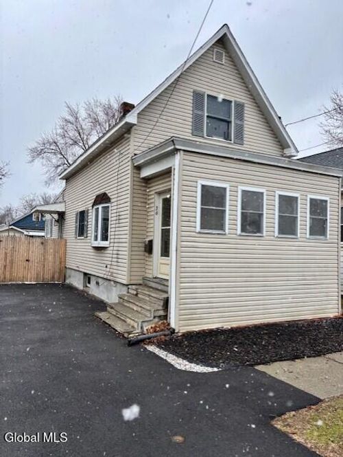 36 Archibald St, Watervliet, NY, 12189-1807 | Card Image