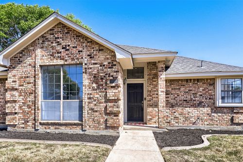 1021 Rio Grande Dr, Benbrook, TX, 76126-4221 | Card Image
