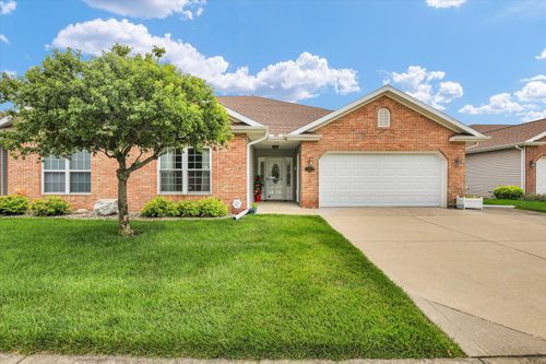1817 E Prairie Winds Cir, Urbana, IL, 61802-4764 | Card Image