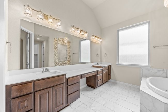 433 Stoney Point Rd, House other with 4 bedrooms, 3 bathrooms and null parking in Austin TX | Image 15