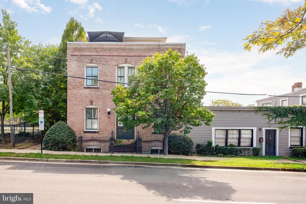 Residential Lease in ALEXANDRIA