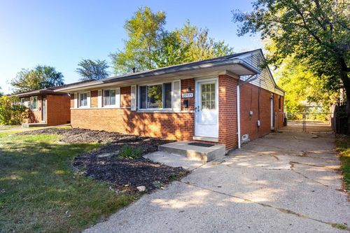 20975 Catalano St, Clinton Twp, MI, 48035-3523 | Card Image