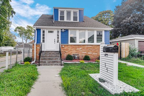 35 S 16th Ave, Maywood, IL, 60153-1212 | Card Image