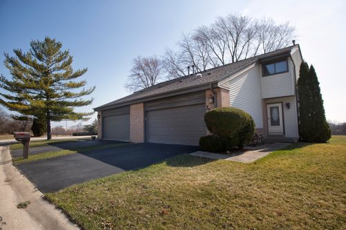 7222 S Delaine Dr, Oak Creek, WI, 53154-2410 | Card Image