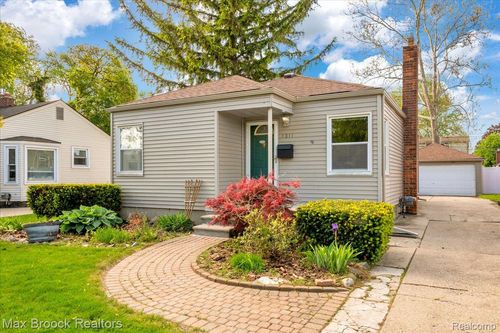 1311 Harvard Rd, Berkley, MI, 48072-1912 | Card Image