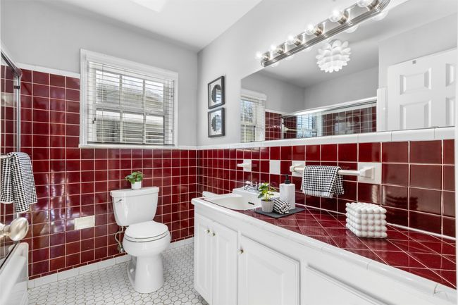 Downstairs secondary bath | Image 26
