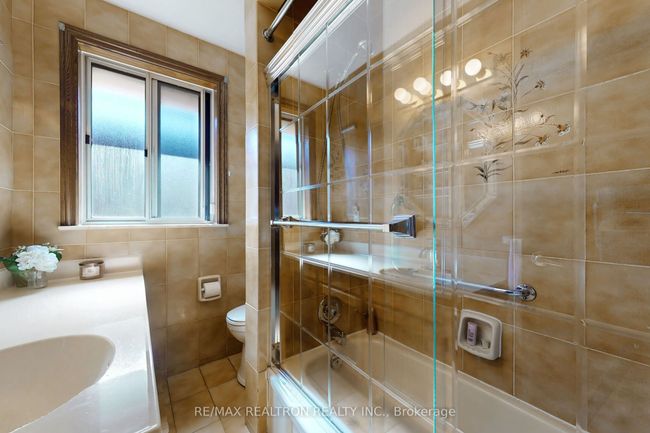 94 Camborne Ave, House other with 4 bedrooms, 2 bathrooms and 5 parking in North York ON | Image 16