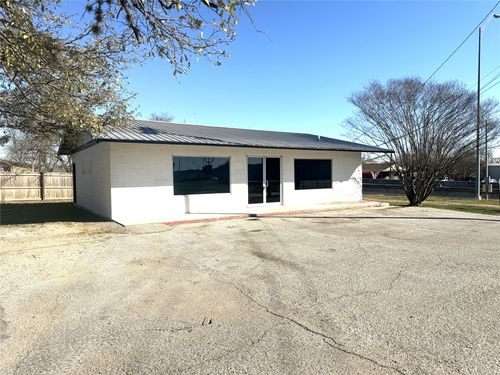 203 E Pecan St, Lockhart, TX, 78644-2125 | Card Image