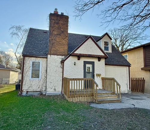 211 Kendall Ave N, Thief River Falls, MN, 56701-2210 | Card Image